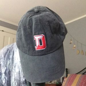 Dickinson hat